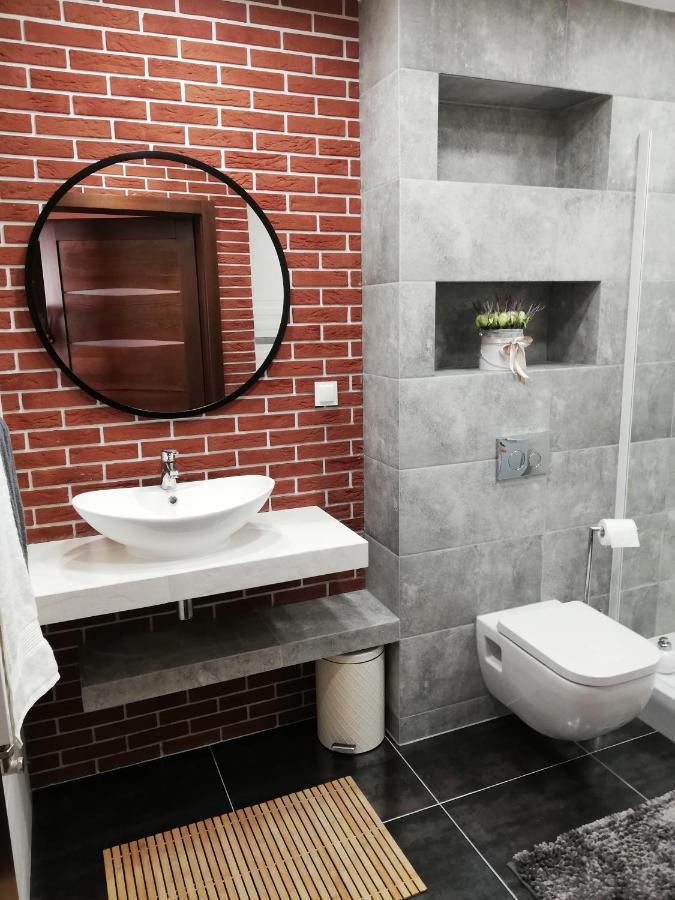 Apartament 80M2 Z 70M2 Tarasem -W Pelni Wyposazony - Wyjatkowe Centrum Miasta Włocławek Exteriör bild